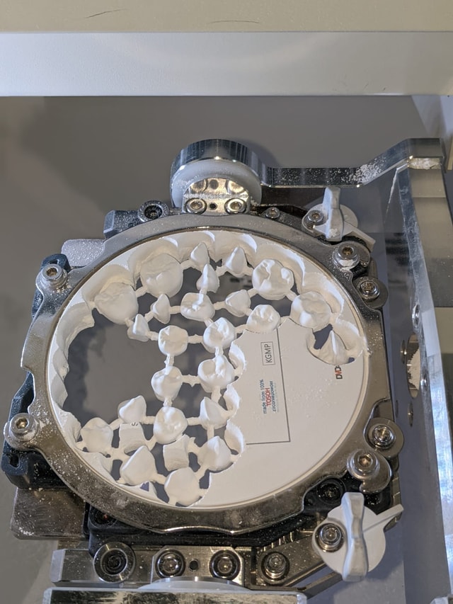 Zirconiu - Exemplu 3